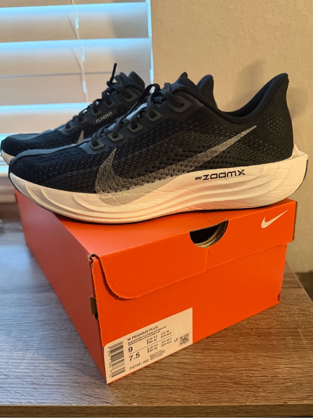 Nike ZoomX Lightweight Running Shoes - Black/White